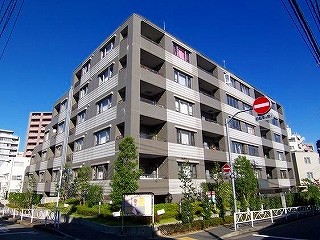 アパートメンツ東山の外観