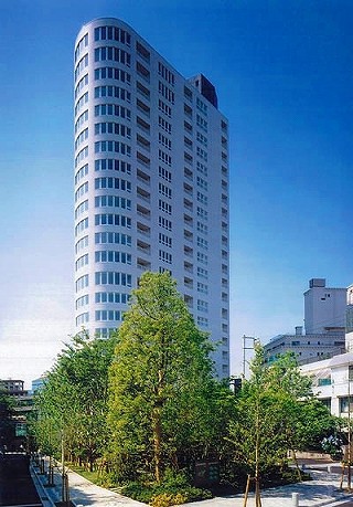 青山ザ・タワーの外観