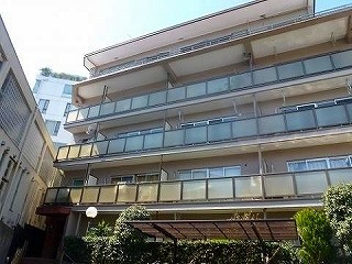 エイティ神宮前の外観