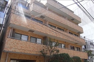 日興児玉パレス南青山の外観