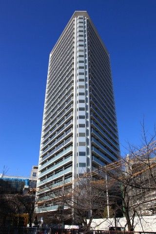 プリズムタワーの外観