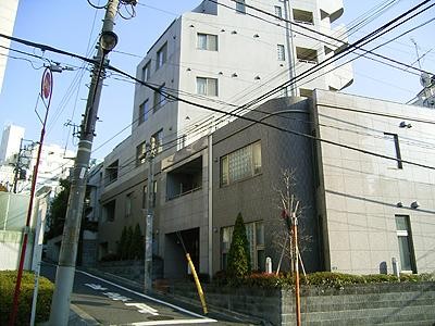 ユニロイヤル赤坂の外観