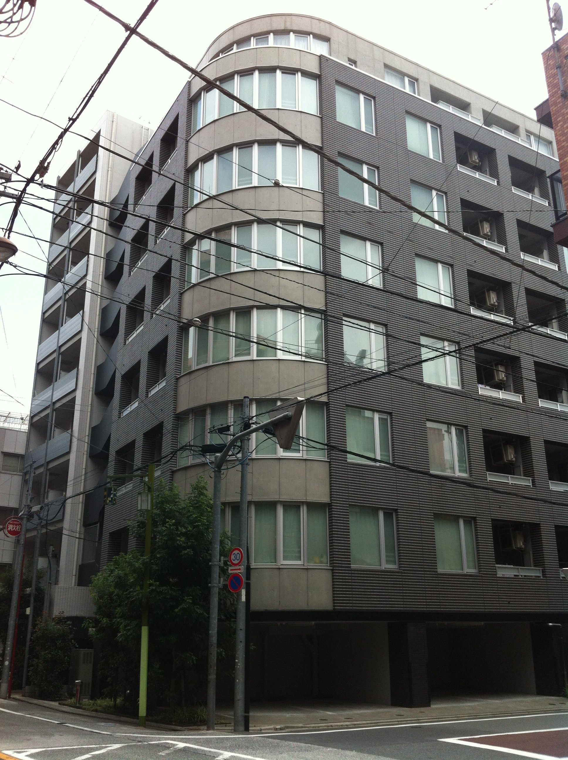 ラフィネジュ学芸大学の外観