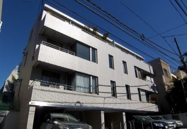 南青山アンクレーの外観