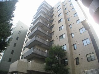 南青山パークマンションの外観
