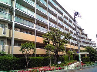 中野坂上パーク・ホームズの外観