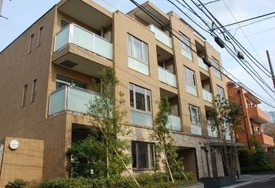カーロ南青山の外観