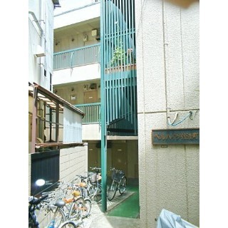 ベルハイツ信濃町の外観