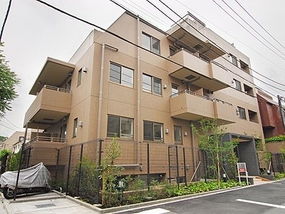 コートレアル三田綱町の外観