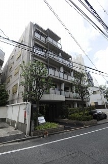 カスタリア新宿７丁目の外観