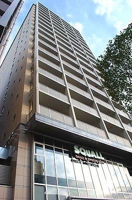 プラーズタワー東新宿ビルの外観