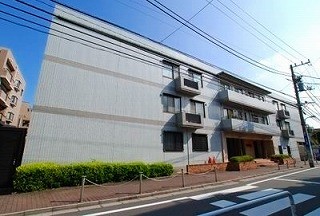 カルパティア市ヶ谷の外観