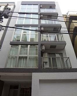パディホームズ九段南の外観