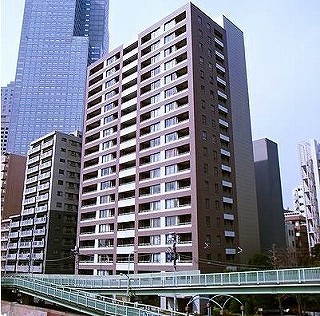 エンブレムコート明石町の外観